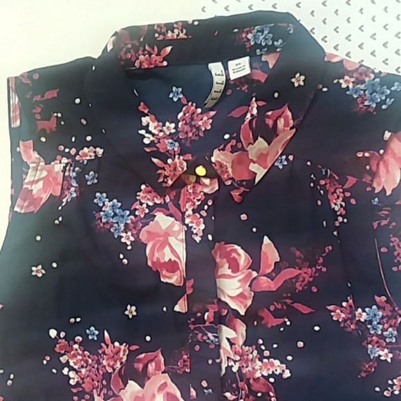 Elle top - Picture 2 of 3